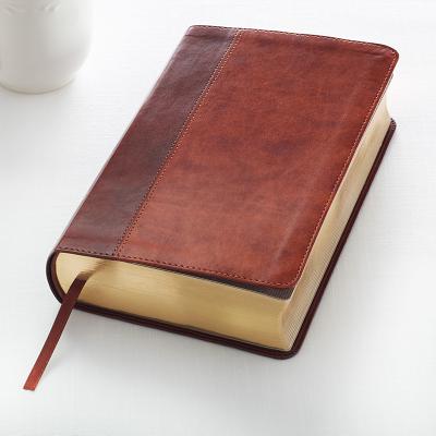 Book cover of KJV Giant Print Lux-Leather 2-Tone Brown by CHRISTIAN ART GIFTS